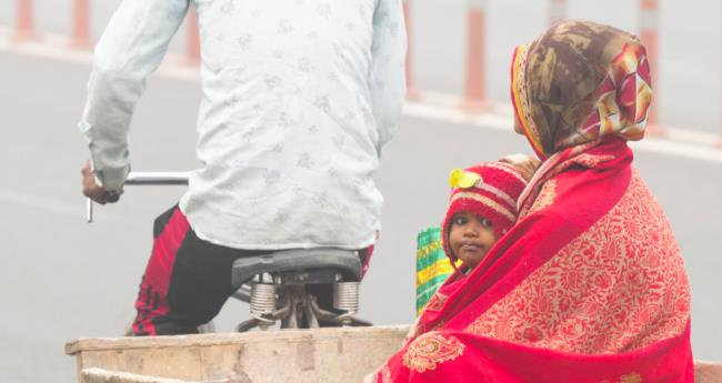 ശ്വാസംമുട്ടി ഡൽഹി; മാസ്ക് ധരിച്ച് പുറത്തിറങ്ങാൻ നിർദേശം